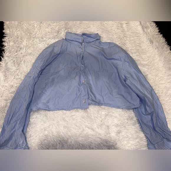 Cropped long sleeve button down - Picture 1 of 4
